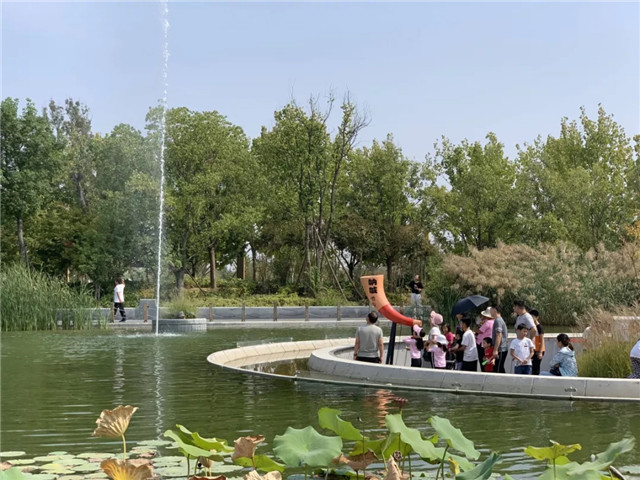 景區(qū)網(wǎng)紅游樂(lè)設(shè)備喊泉