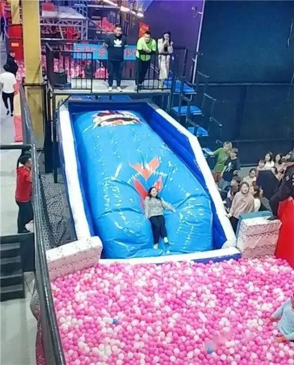 25 73434c0d30615fba27921494fc099b10.jpg