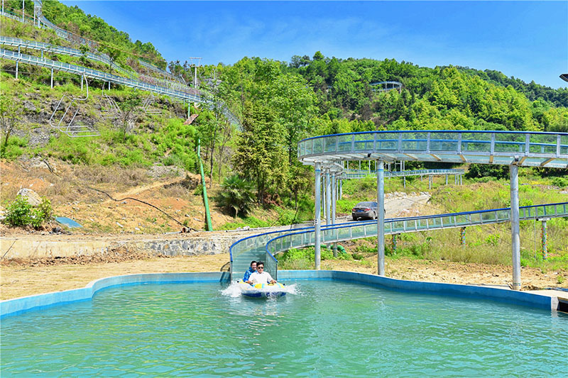 景區(qū)玻璃水滑道的優(yōu)勢有哪些？